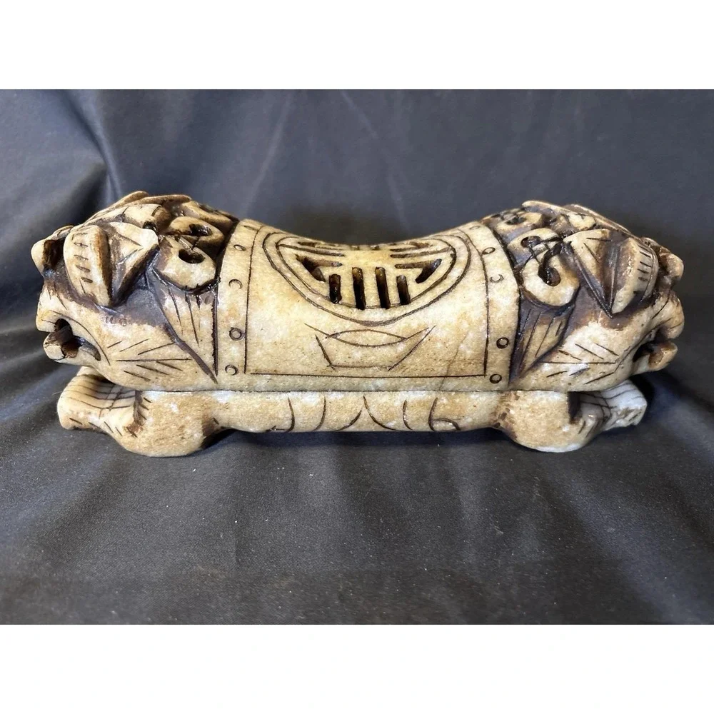 Vintage hand-carved serpentine stone Foo Dog Covered box 9.5